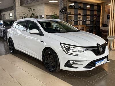 Weiß Gebraucht 2021 Renault Mégane IV Business Limousine | 10.900 € (Guter Preis)