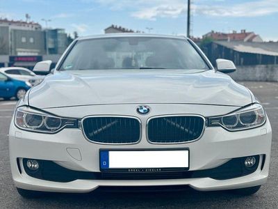 Weiß Gebraucht 2013 BMW 320 Efficient Dynamics Limousine | 7.900 € (Guter Preis)