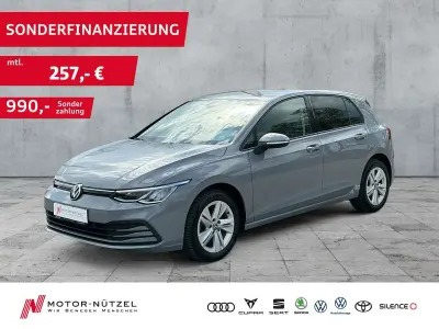 Gebraucht VW Golf VIII Life 131 PS (96 kW) 2020 Grau Limousine