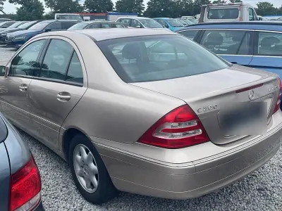 Gebraucht Mercedes C200 163 PS (119 kW) 2002 Silber Limousine