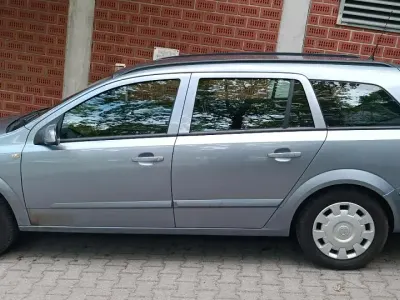 Gebraucht Opel Astra 116 PS (85 kW) 2008 Grau Kombi