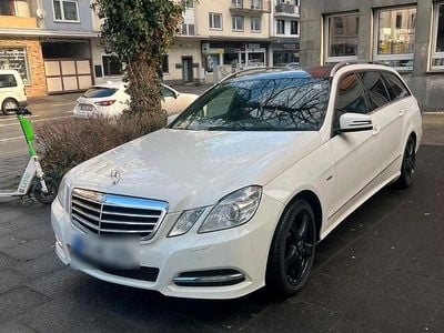 Weiß Gebraucht 2011 Mercedes E220 Kombi | 8.800 € (Etwas zu teuer)
