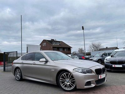 Gebraucht BMW 520 Sport Line 184 PS (135 kW) 2016 Silber (kaschmirsilber metallic) Limousine