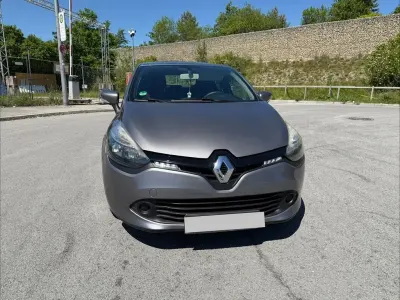 Używany Renault Clio IV Life 73 KM (53 kW) 2013 Szary Sedan/Limuzyna