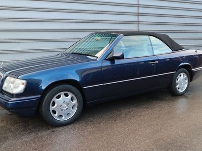 Brugt Mercedes E220 150 HK (110 kW) 1995 Blå Cabriolet