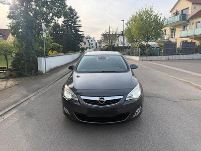 Second-hand Opel Astra 116 CP (85 kW) 2011 Gri Hatchback