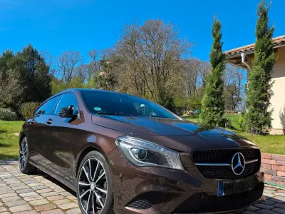 Gebraucht Mercedes CLA200 Shooting Brake Urban 156 PS (114 kW) 2016 Braun Kombi