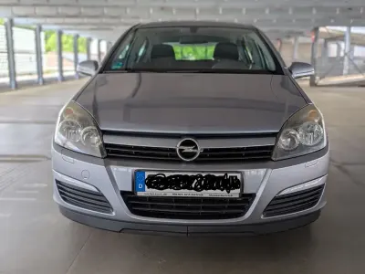 Usata Opel Astra 105 CV (77 kW) 2005 Blu Berlina