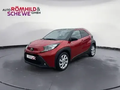 Gebraucht Toyota Aygo X Pulse 72 PS (52 kW) 2022 Rot SUV