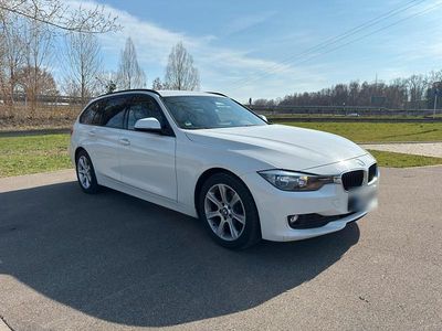 Gebraucht BMW 320 Shadowline 184 PS (135 kW) 2012 Weiß Kombi