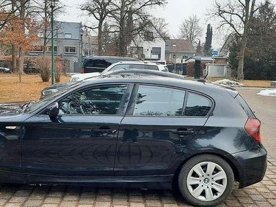 Gebraucht BMW 118 Sport Line 143 PS (105 kW) 2011 Schwarz Kleinwagen