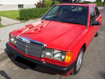 Gebraucht Mercedes 190 75 PS (55 kW) 1992 Rot Limousine