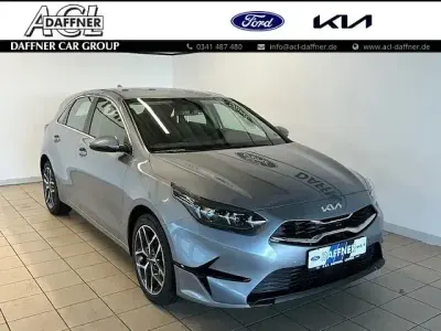 Gebraucht Kia Ceed Spirit 140 PS (102 kW) 2024 (css) lunar silver m Kleinwagen