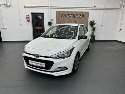 Gebraucht Hyundai i20 Passion 84 PS (61 kW) 2018 Weiß Kleinwagen