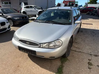 Używany Ford Mondeo 95 KM (69 kW) 2000 Srebrny Kombi