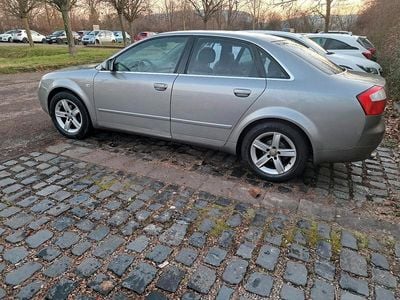 Grau Gebraucht 2003 Audi A4 Limousine | 1.650 € (Fairer Preis)
