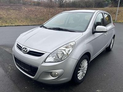 Gebraucht Hyundai i20 Edition 77 PS (56 kW) 2012 Grau Kleinwagen