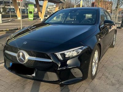 Second-hand Mercedes A200 163 CP (119 kW) 2019 Negru Berlinǎ