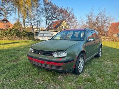 Usata VW Golf IV 115 CV (84 kW) 2003 Verde Station wagon
