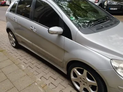 Używany Mercedes B200 Edition 140 KM (102 kW) 2008 Srebrny Minivan