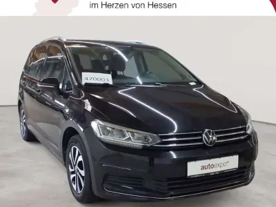 Gebraucht VW Touran Active 150 PS (110 kW) 2022 Deep black perleffekt Van / Kleinbus