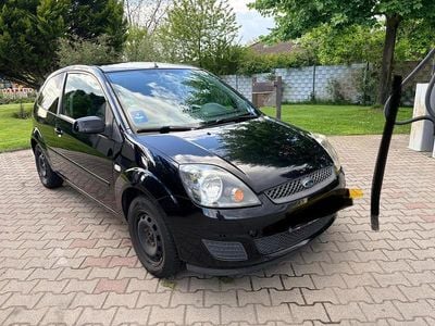 Używany Ford Fiesta 85 KM (62 kW) 2006 Czarny Hatchback