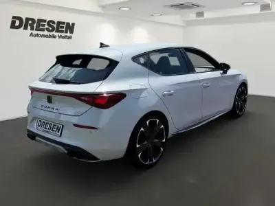 Gebraucht Cupra Leon VZ 300 PS (220 kW) 2023 Nevada weiss Limousine