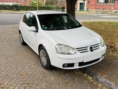 Gebraucht VW Golf V 105 PS (77 kW) 2008 Weiß Kleinwagen