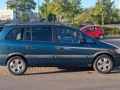 Usata Opel Zafira Edition 101 CV (74 kW) 2001 Blu Monovolume