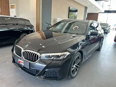 Gebraucht BMW 530 M Sport 286 PS (210 kW) 2023 Schwarz Kombi