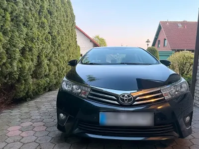 Begagnad Toyota Corolla 132 HK (97 kW) 2015 Andere farben Sedan