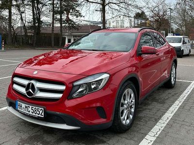 Gebraucht Mercedes GLA200 136 PS (100 kW) 2014 Rot SUV