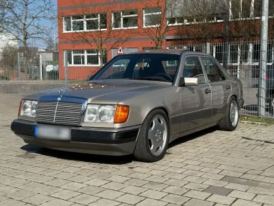 Gebraucht Mercedes 230 132 PS (97 kW) 1992 Silber Limousine