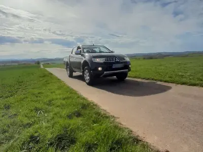 Usata Mitsubishi L200 Inform 136 CV (100 kW) 2013 Nero Pick-up