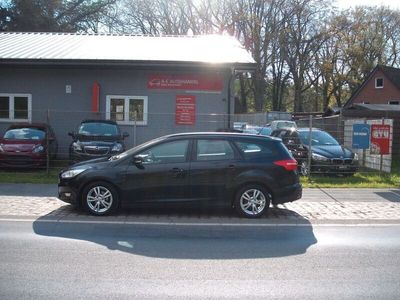 Gebraucht Ford Focus Trend 125 PS (91 kW) 2015 Schwarz Limousine