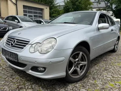 Gebraucht Mercedes C180 143 PS (105 kW) 2005 Silber Coupé