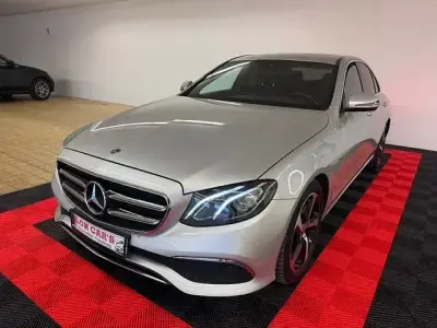 Gebraucht Mercedes E220 Avantgarde 194 PS (142 kW) 2019 Silber Limousine