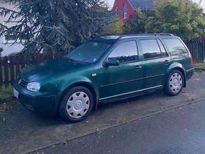 Grün Gebraucht 2000 VW Golf IV Kombi | 1.000 € (Teuer)