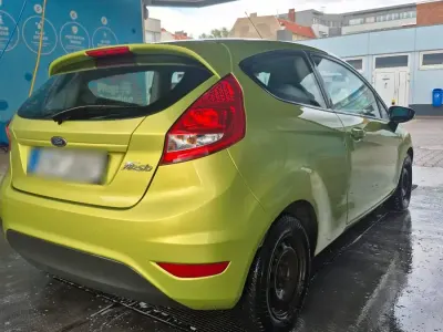 Gebraucht Ford Fiesta 60 PS (44 kW) 2009 Grün Kleinwagen