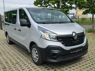 Occasion Renault Trafic 116 ch (85 kW) 2015 Argent Monospace