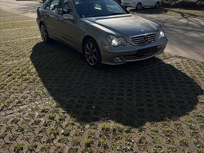 Gebraucht Mercedes C220 Elegance 150 PS (110 kW) 2004 Silber Limousine