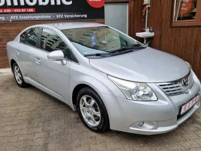 Gebraucht Toyota Avensis Sol 132 PS (97 kW) 2009 Silver metallic Limousine