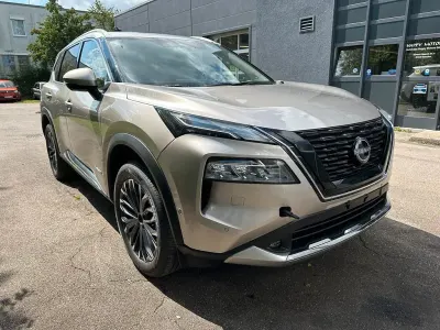 Neu Nissan X-Trail Tekna 213 PS (156 kW) 2025 Silber SUV
