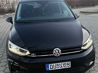 Schwarz Gebraucht 2019 VW Touran IQ Drive Van / Kleinbus | 22.900 € (Fairer Preis)