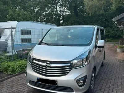Gebraucht Opel Vivaro 120 PS (88 kW) 2015 Silber Van / Kleinbus