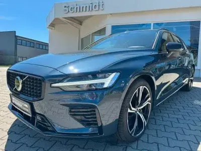 Gebraucht Volvo V60 Plus 349 PS (256 kW) 2025 Blau Kombi