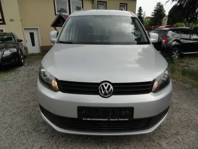 Gebraucht VW Caddy Maxi Trendline 140 PS (102 kW) 2015 Reflexsilber metallic Van / Kleinbus