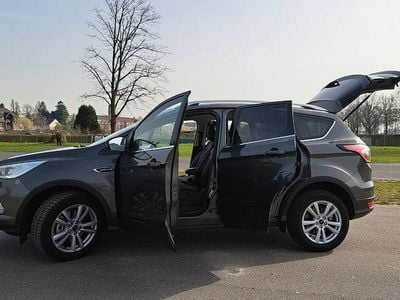Gebraucht Ford Kuga Cool & Connect 120 PS (88 kW) 2018 Braun SUV