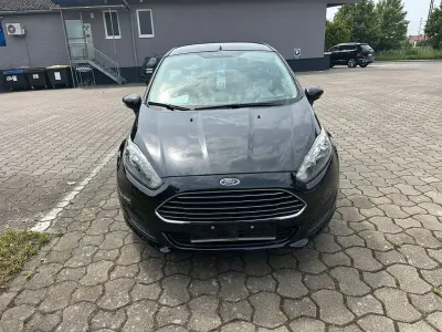 Gebraucht Ford Fiesta Trend 80 PS (58 kW) 2015 Schwarz Kleinwagen