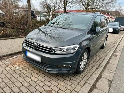 Gebraucht VW Touran 150 PS (110 kW) 2018 Grau Van / Kleinbus